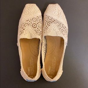 Toms - Cream Lace Flats - Size W9